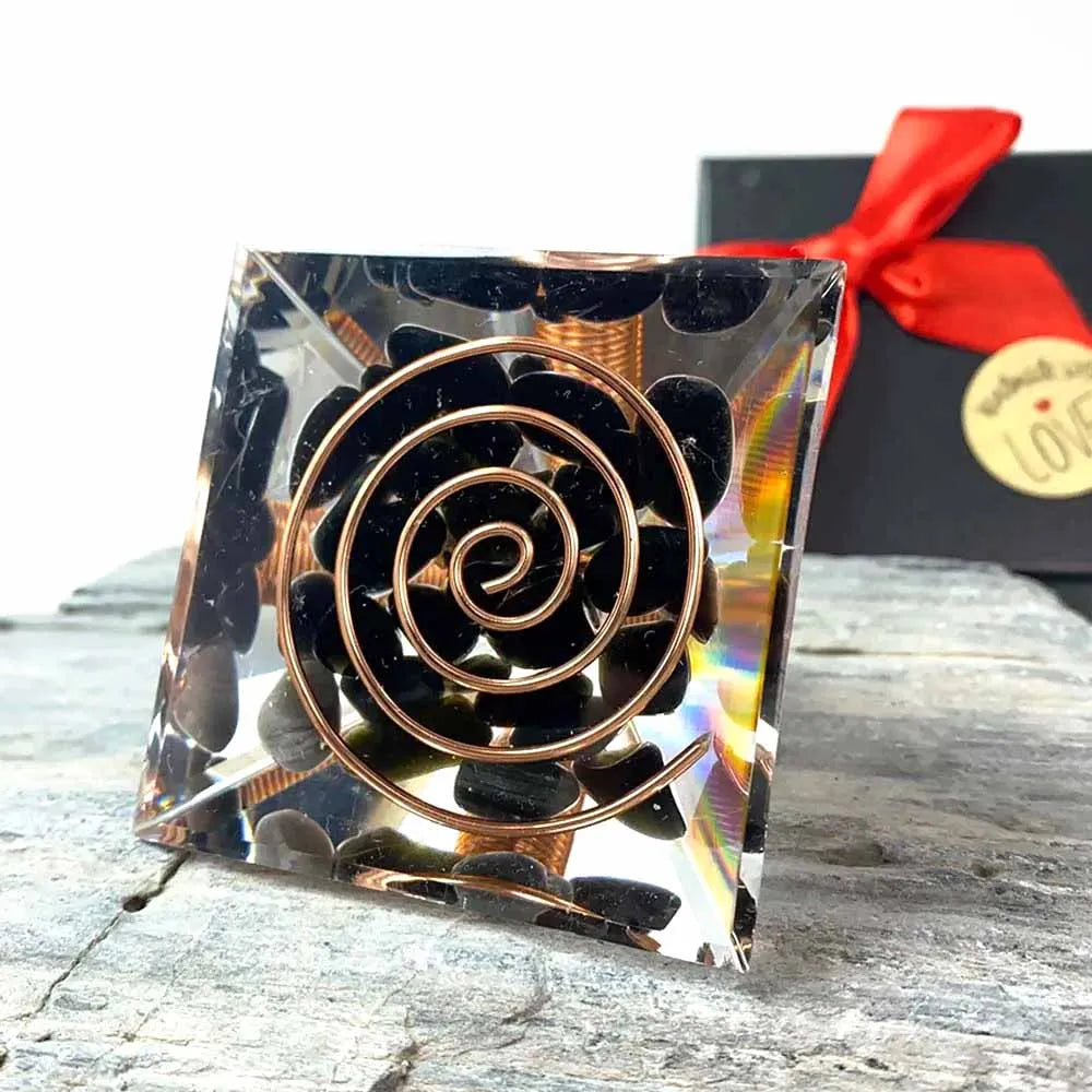 Winding Of Metal Coil Chakra Energy Orgonite Pyramid Reiki Natural Obsidian Pyramid Crystal Tool Ornaments Resin Stones Pyramid