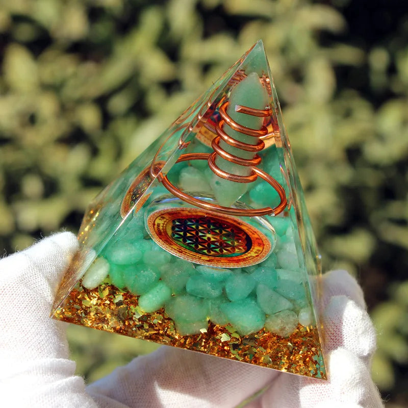 Green Dongling Orgonite Pyramid Natural Stone Orgone Pyramid Healing Reiki Chakra Energy Generator Lucky Stone