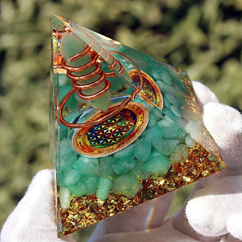 Green Dongling Orgonite Pyramid Natural Stone Orgone Pyramid Healing Reiki Chakra Energy Generator Lucky Stone